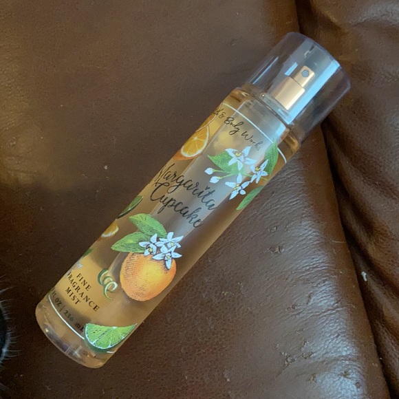 New Bath and Bodyworks body spray - Picture 13 of 16